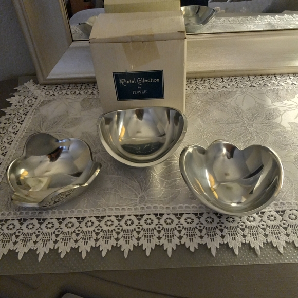 Towle - Picture 2 of 3